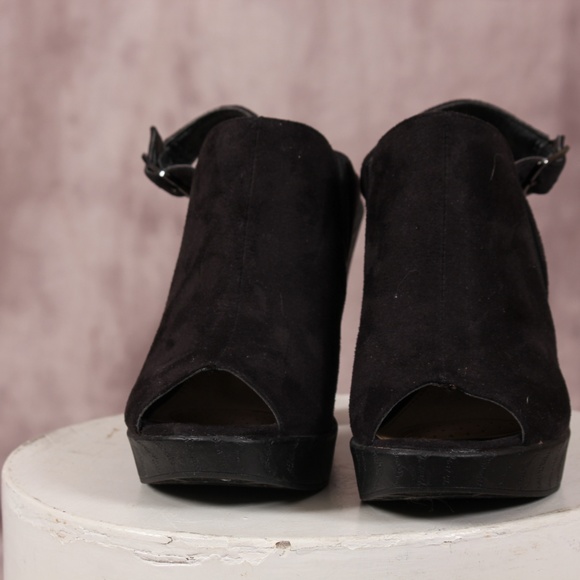 🌼 3/$25 sole Sensibility Black Platform Heel - Picture 2 of 7